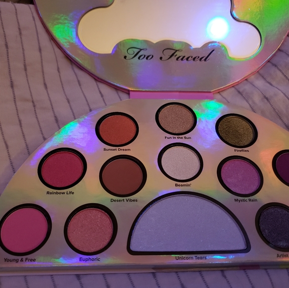 🦄Too Faced Festival Unicorn Rainbow Eyeshadow - Picture 6 of 6